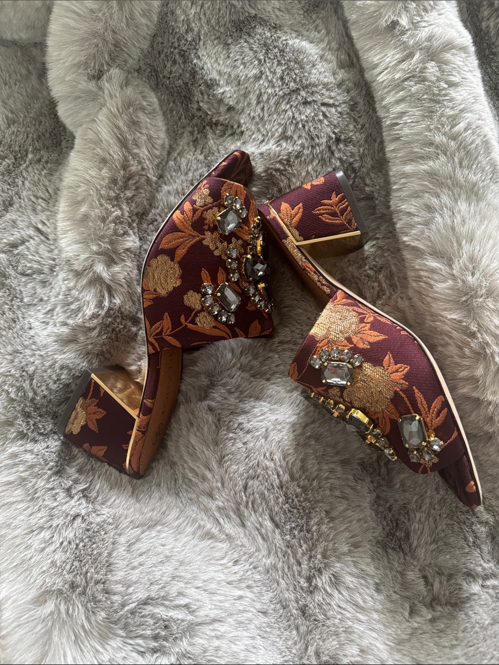 TORY BURCH .. Authentic
Martine Jacquard Mid-Heel
Slide, Burgundy Black Diamond - Picture 2 of 16